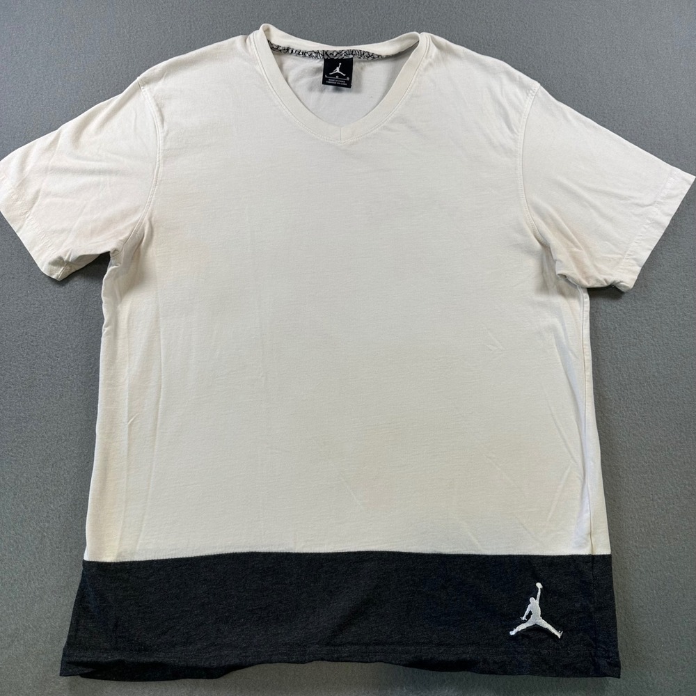 Jordan Brand Mens V-Neck Colorblock T-Shirt White Grey Jumpman 642473-100 Large